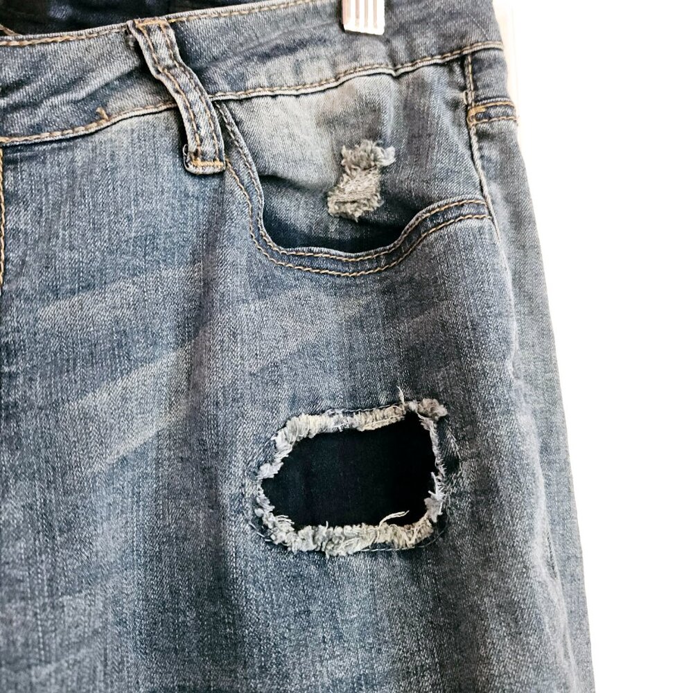 Earl Boyfriend Distressed Denim Jeans - Picture 4 of 9